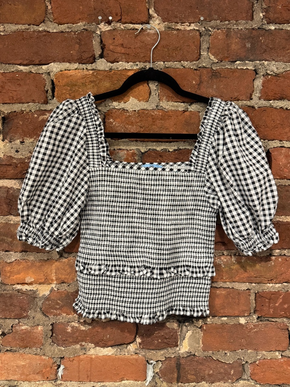 CeCe Women’s Black & White Gingham Puff Sleeve Smocked Top (100% Cotton)